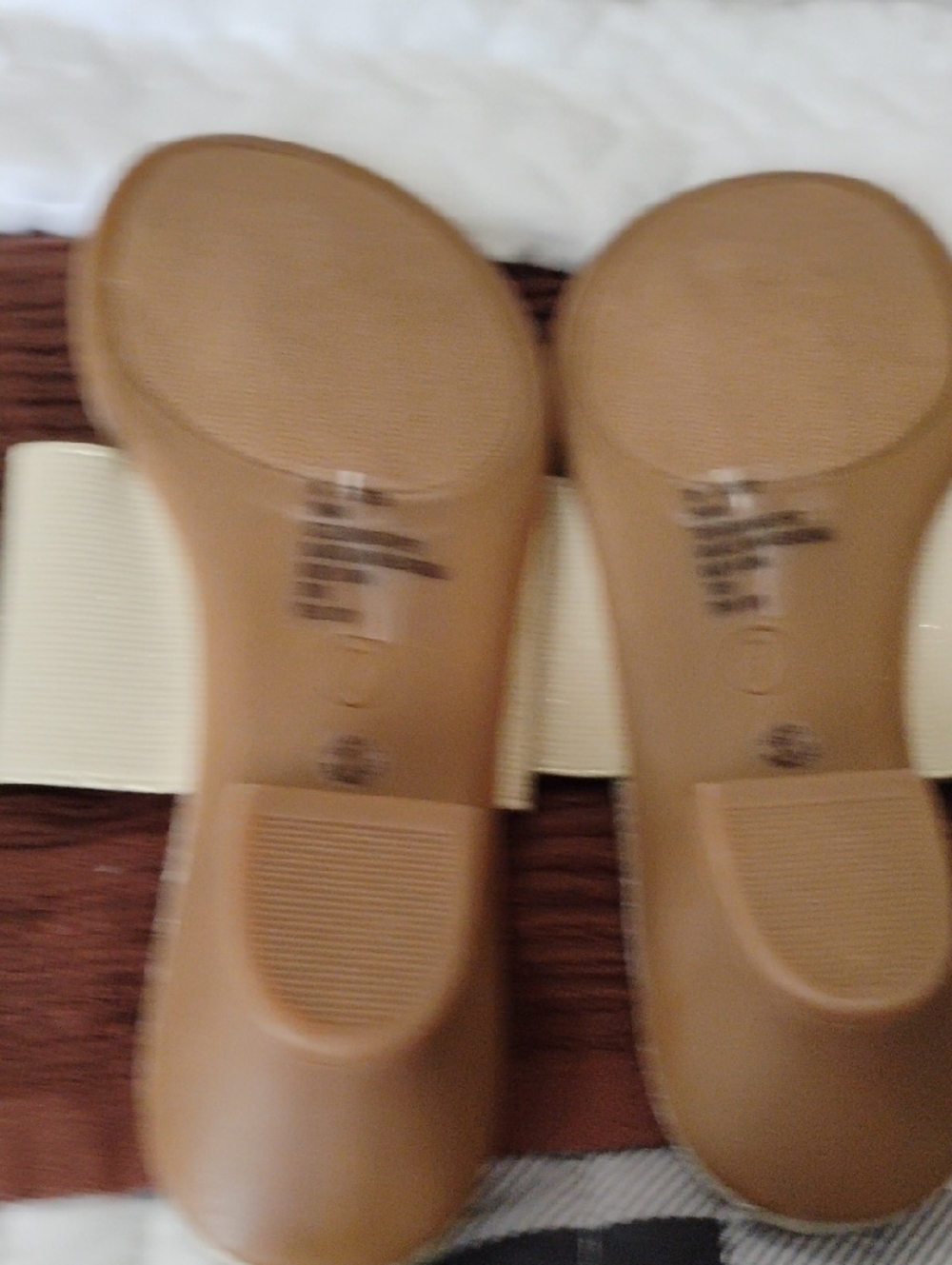 NWOT East 5th Cream Textured Thong Slide Sandals - Picture 6 of 7